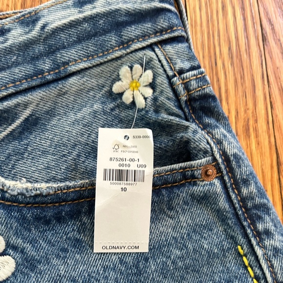 Women’s NWT Old Navy Embroidered Higher High Rise Sky Hi A Line Shorts. Size 10 - Picture 7 of 8